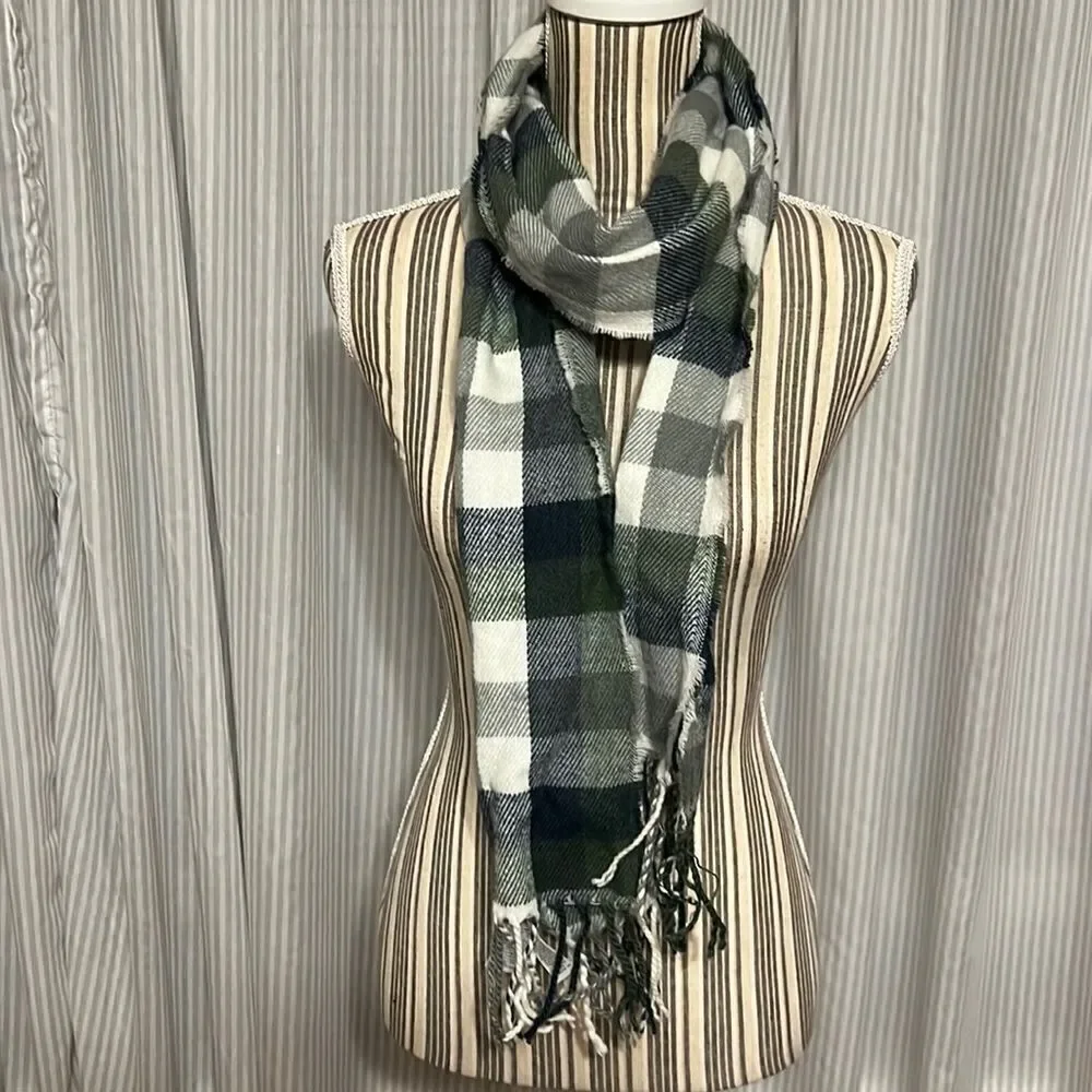 𝅺FLANNEL scarves (2)